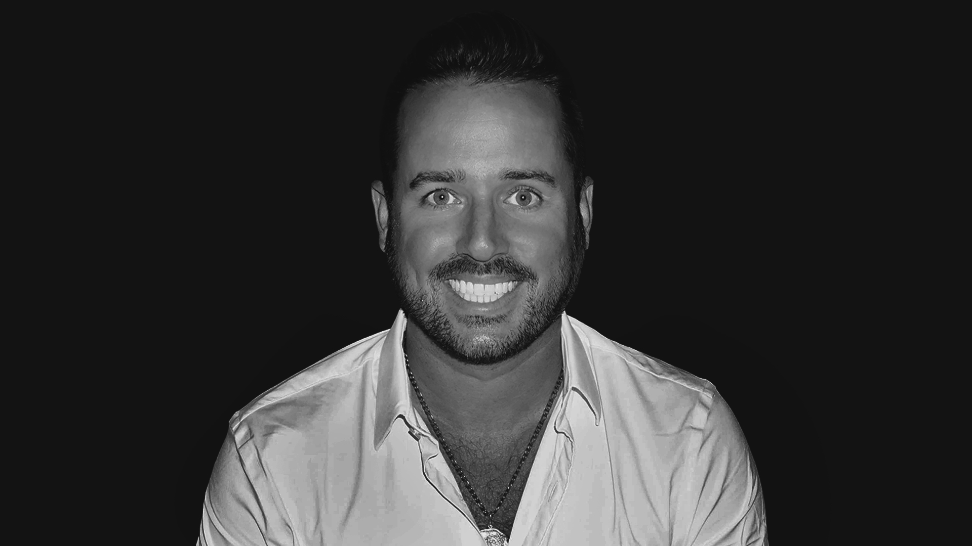 I'm <strong>Danny Thomson</strong> a multidisciplinary designer based in Tampa, FL. From web design & front-end development to graphic design, photography, and videography.
